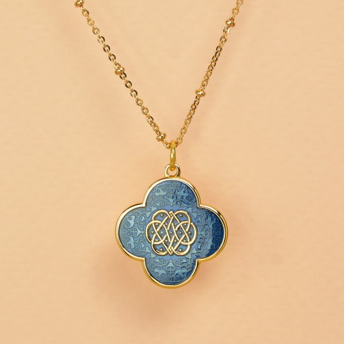 Pozlátený náhrdelník s Infinity medailónom v tvare štvorlístka