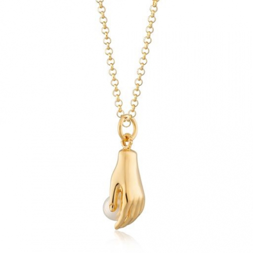 Pozlátený náhrdelník Ruka s perlou