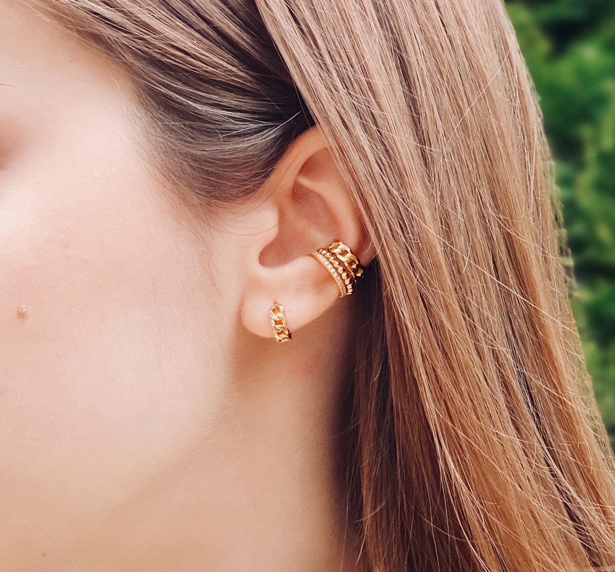 Pozlátené náušnice s reťazcovým vzorom